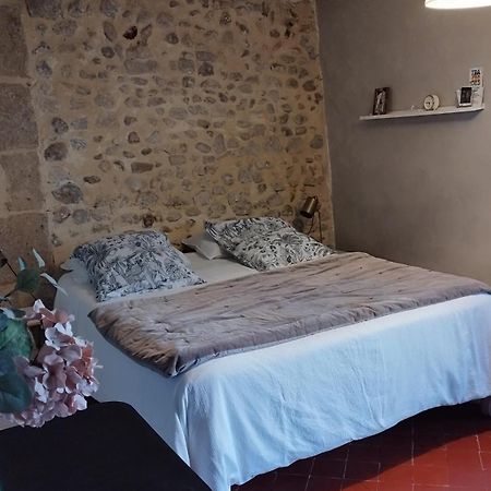 Alheuredusud Bed & Breakfast Violes ภายนอก รูปภาพ